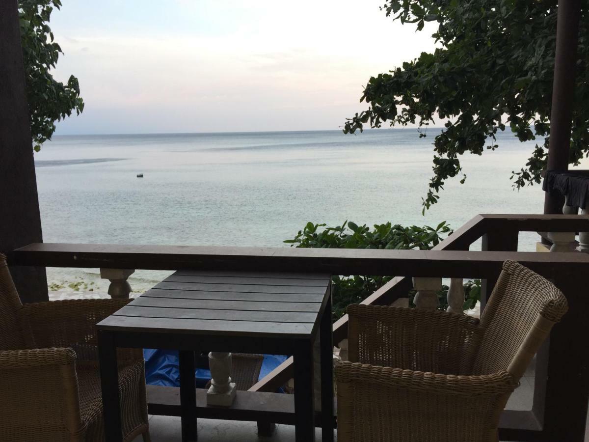 Oslob Seafari Resort Exterior photo